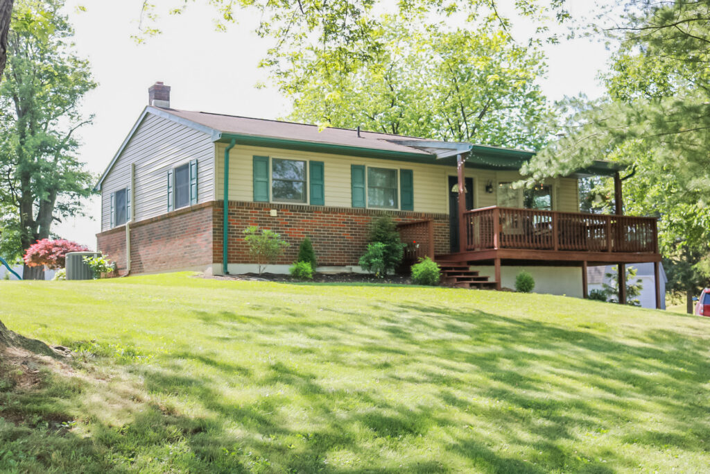 Read more about the article Home for sale: 350 S. Lancaster Ave, Newmanstown PA
